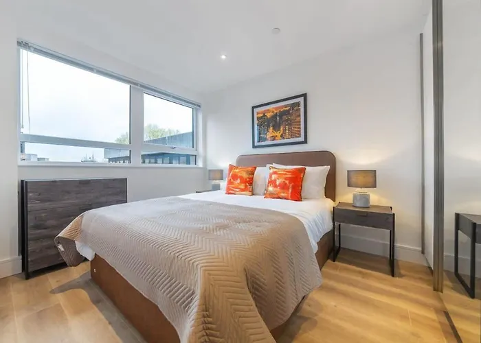 Contemporary Studio In Central East Grinstead